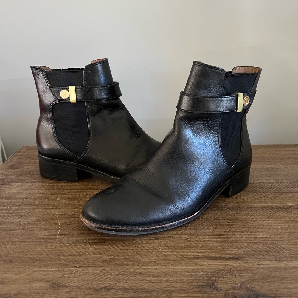 Louise et Cie Black Leather Pull On Booties, Size 7